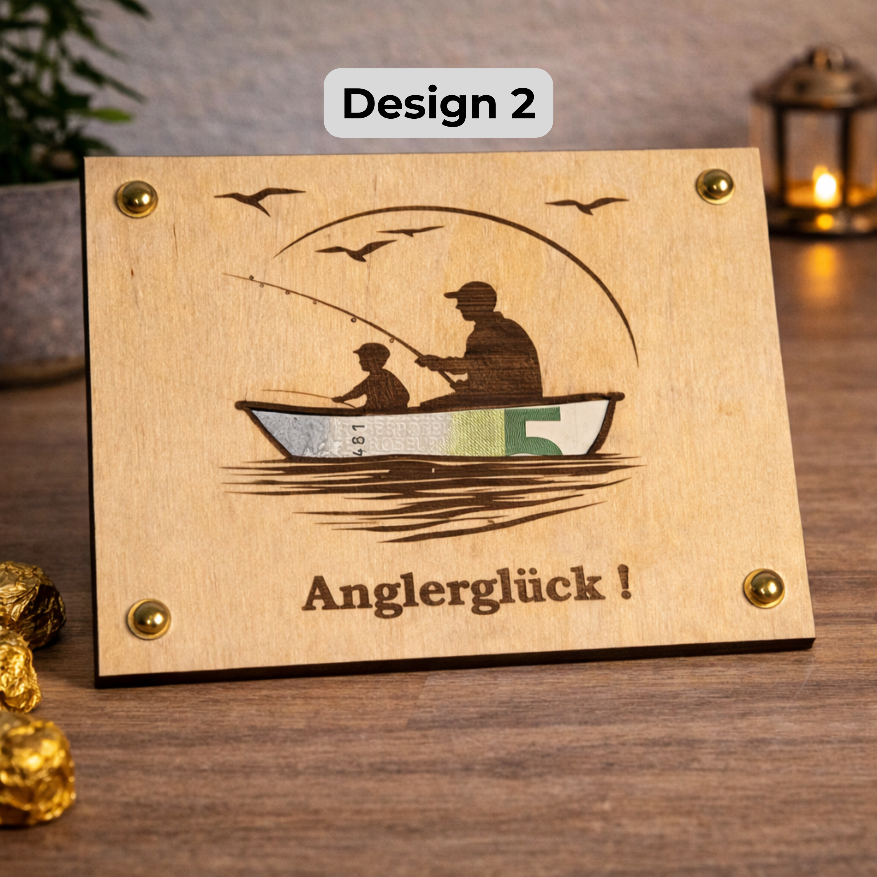 Geldgeschenk Angler aus Holz – personalisierte Geldkarte mit Gravur | Geschenk für Fischer & Männer