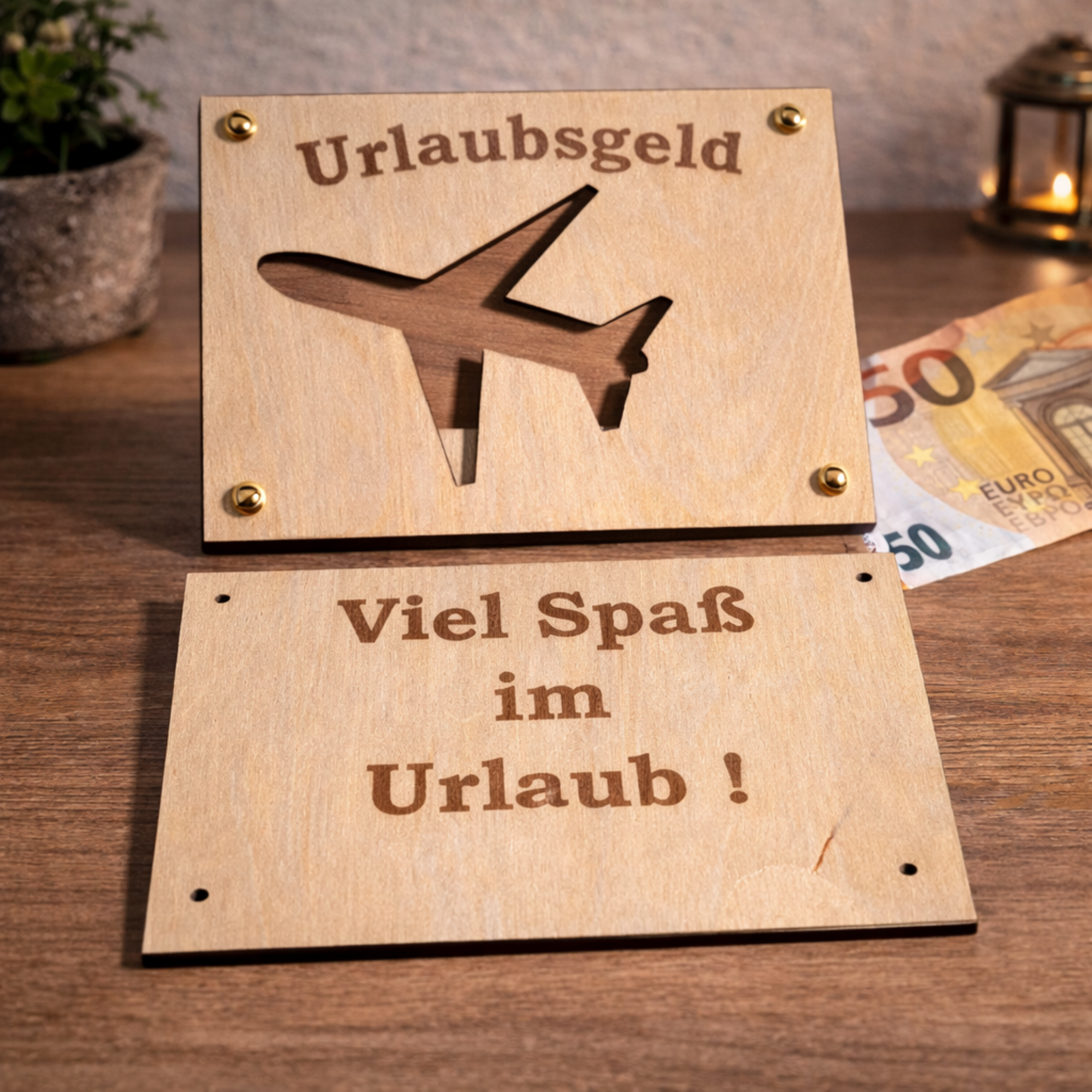 Geldgeschenk Urlaub aus Holz – personalisierte Urlaubsgeld Karte mit Gravur | Reise Gutschein Geschenk