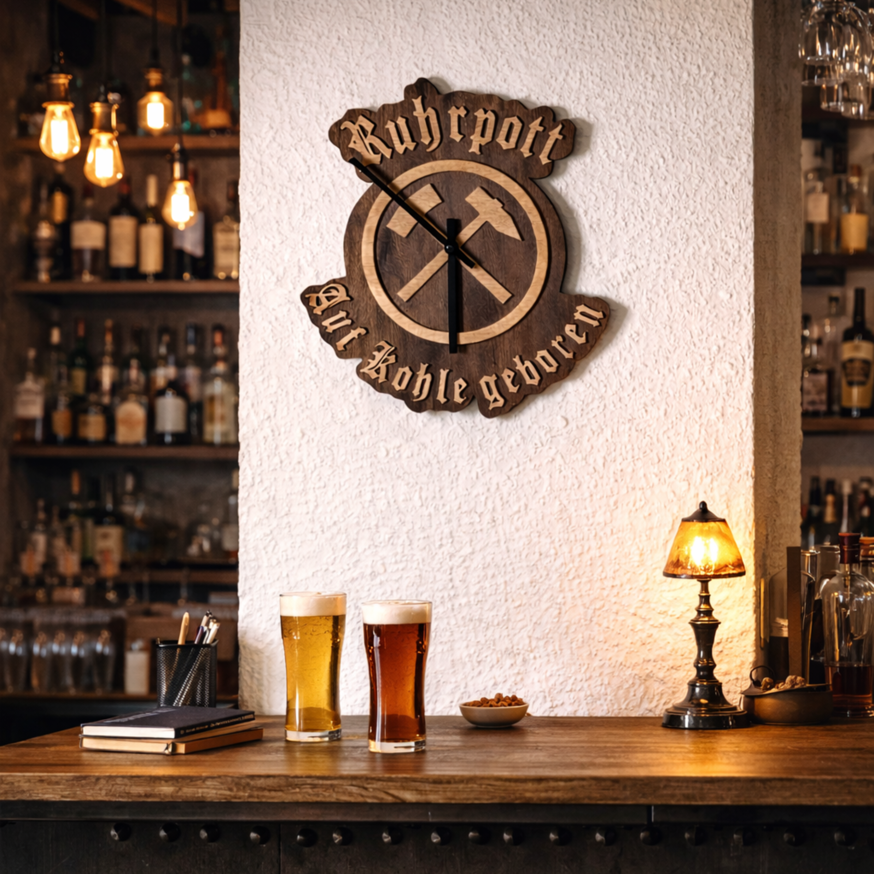 Ruhrpott Wanduhr aus Nussbaum – Bergbau Holz Uhr